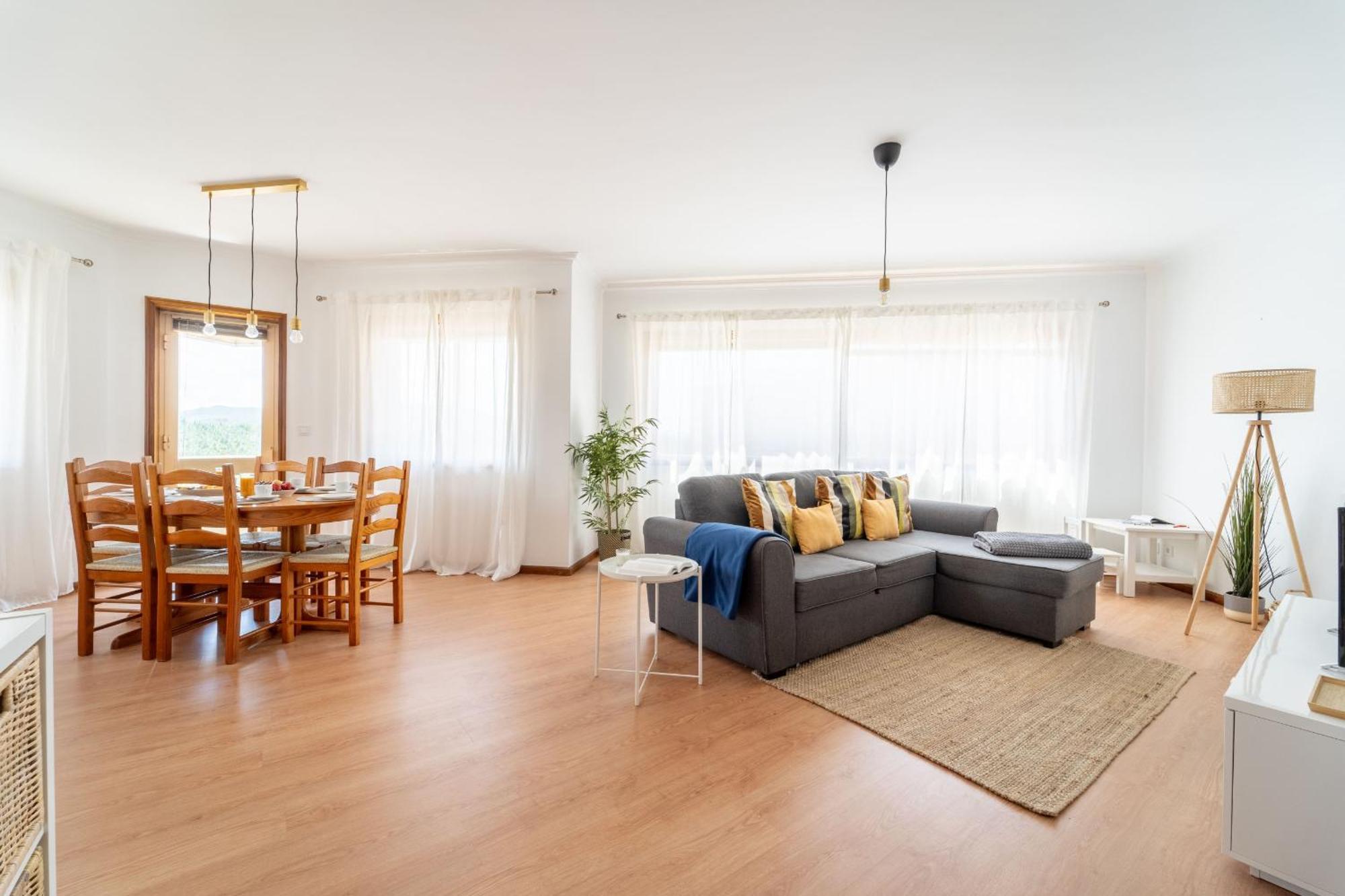 Beach Flat By House And People فيانا دو كاستيلو المظهر الخارجي الصورة