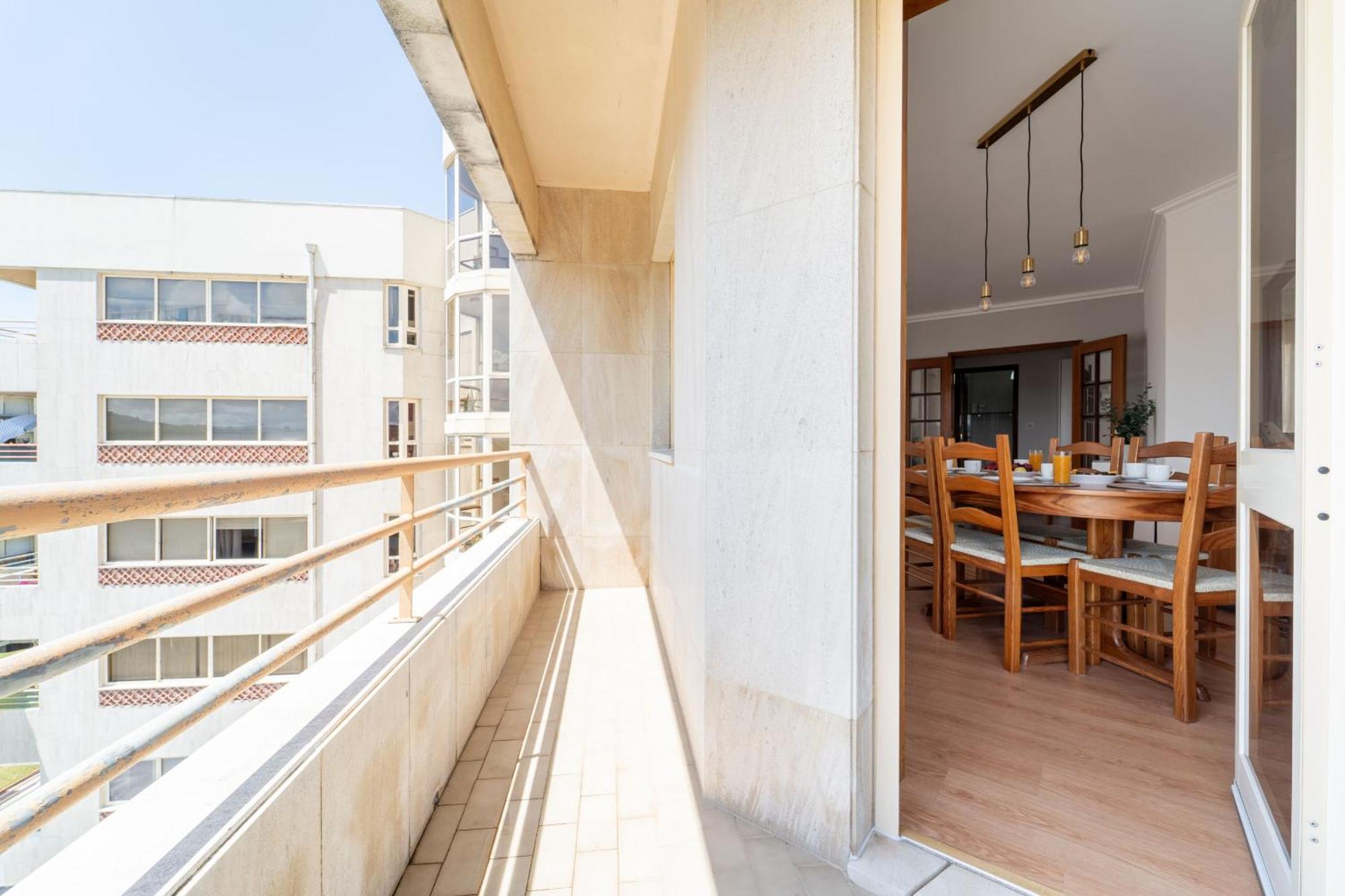 Beach Flat By House And People فيانا دو كاستيلو المظهر الخارجي الصورة