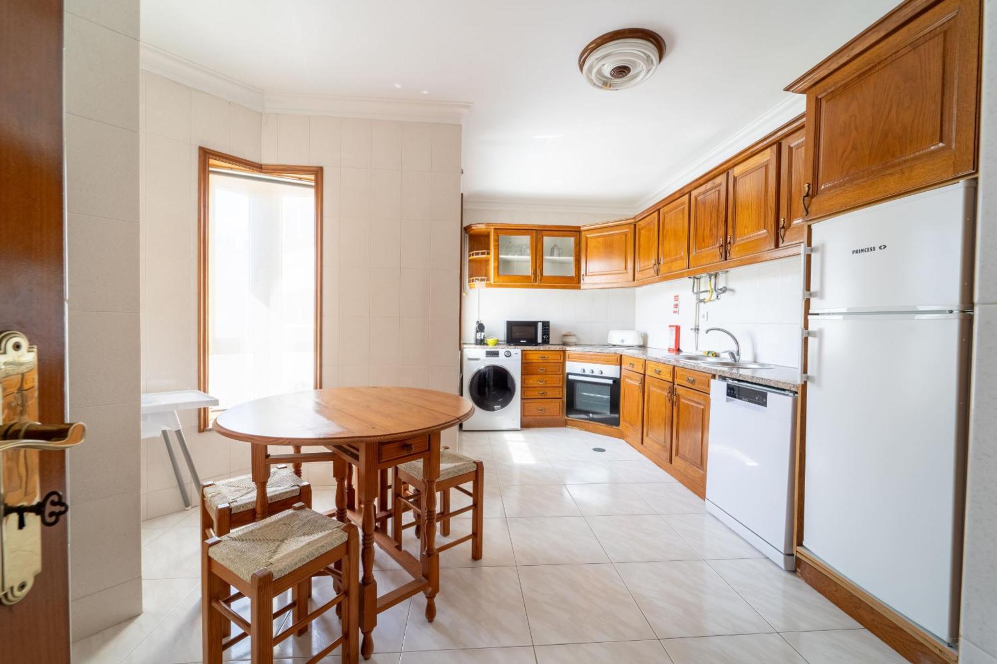 Beach Flat By House And People فيانا دو كاستيلو المظهر الخارجي الصورة