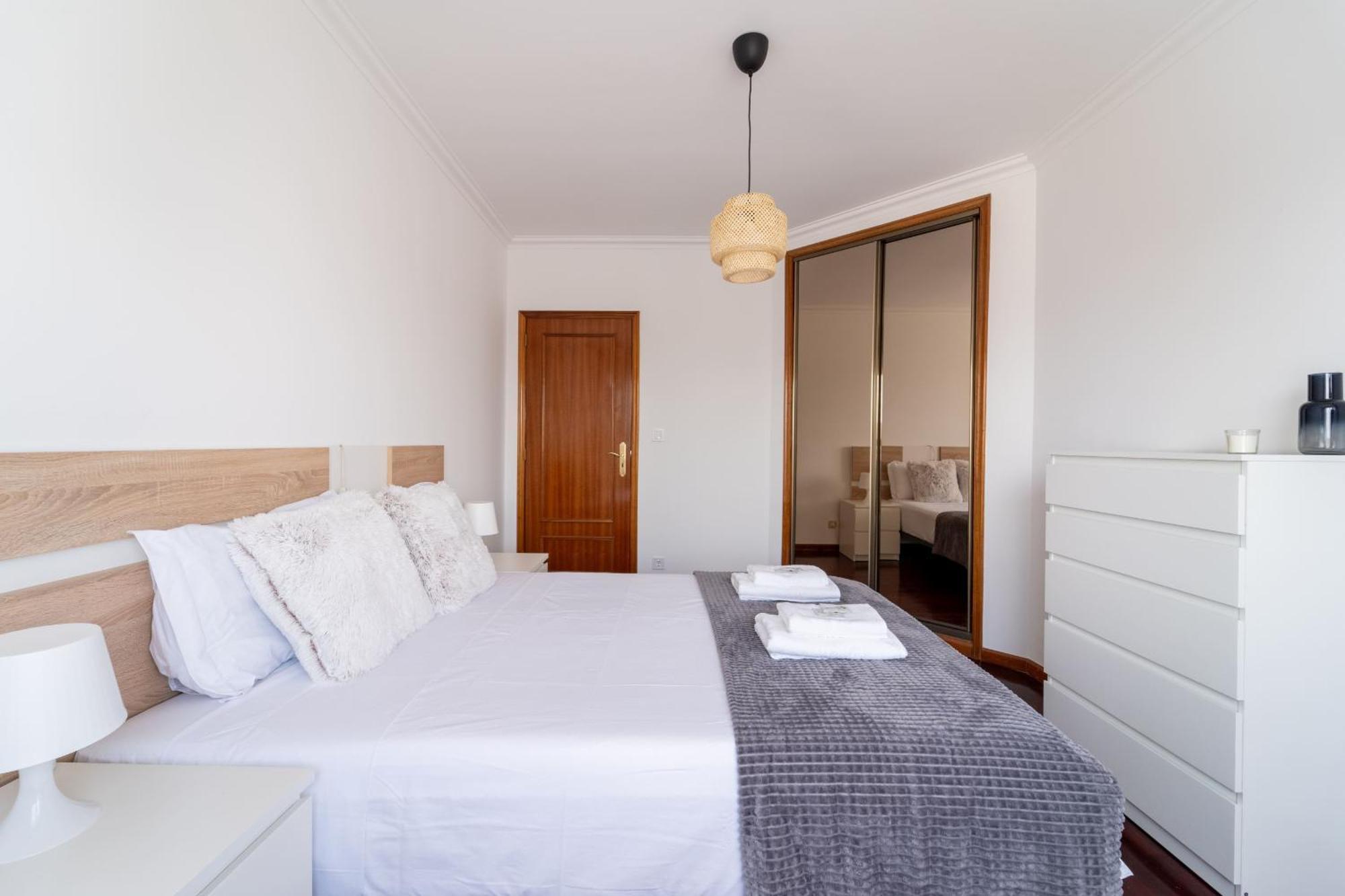 Beach Flat By House And People فيانا دو كاستيلو المظهر الخارجي الصورة