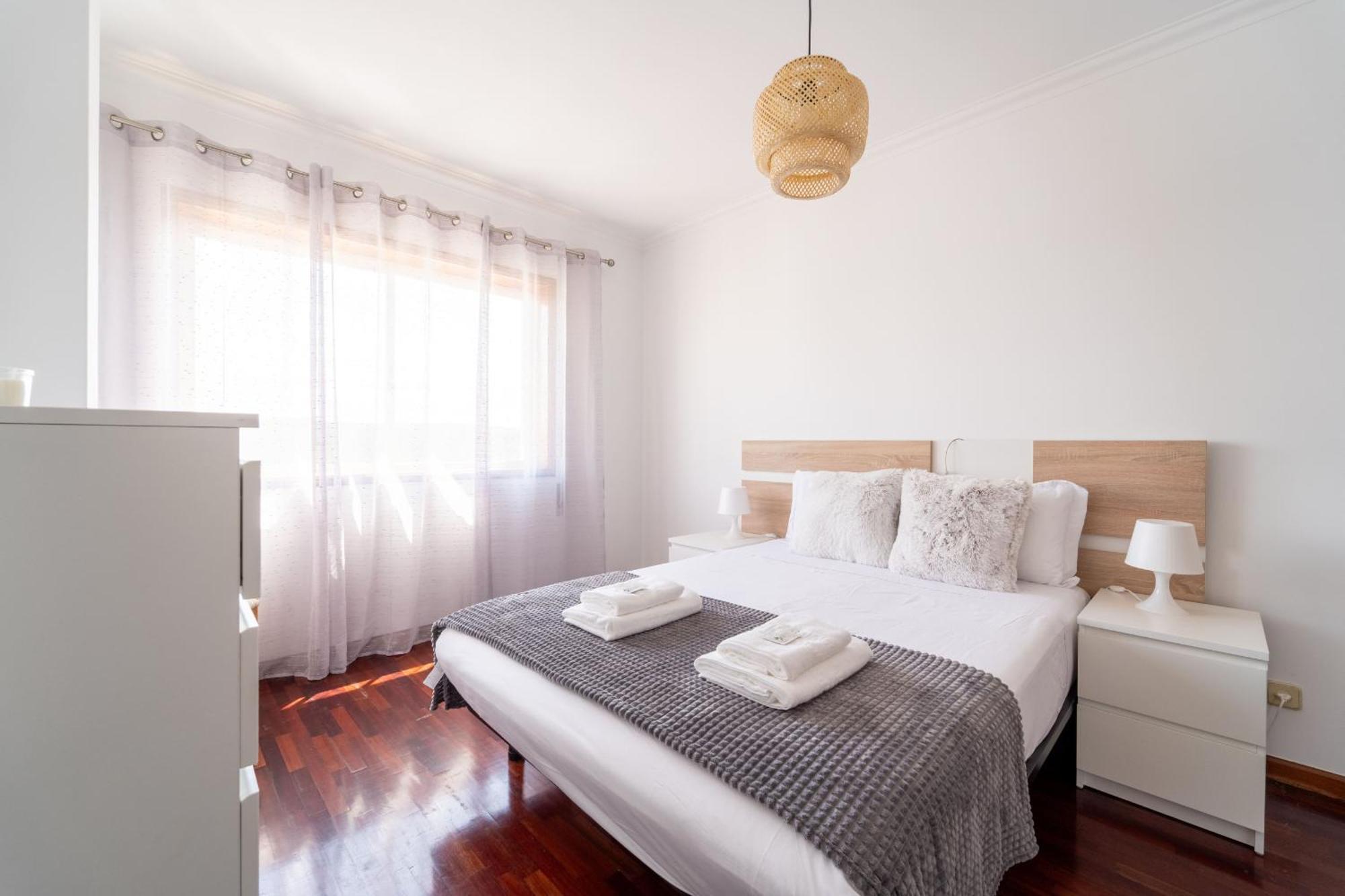 Beach Flat By House And People فيانا دو كاستيلو المظهر الخارجي الصورة